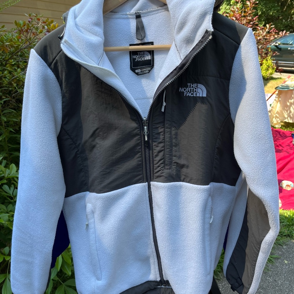 North face hooded jacket size medium